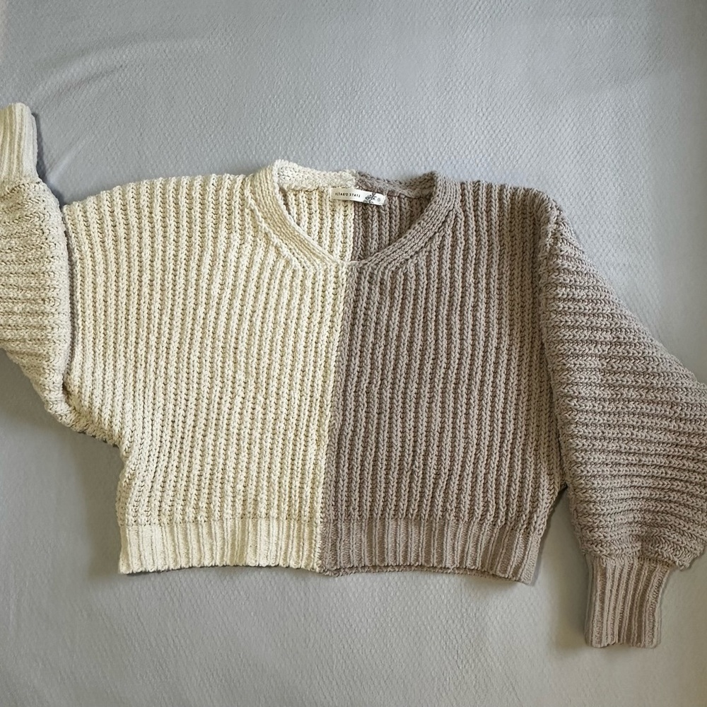 Altar'd State Two-Tone Cream & Taupe V-Neck Cropped Sweater
